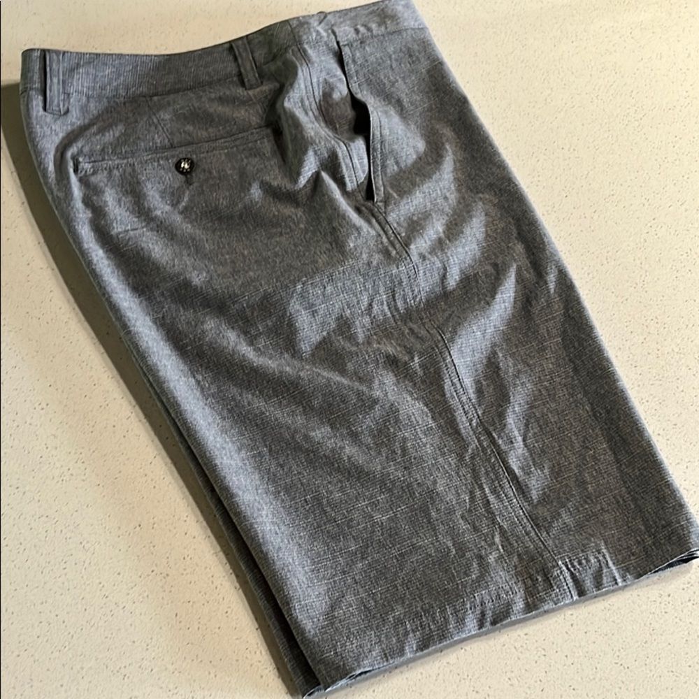 BKE Hybrid Gray Flat Front Standard Fit Shorts Lightweight Design Size 33/10